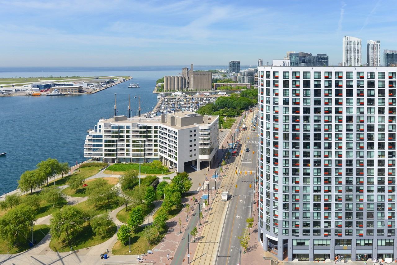 350-390 Queens Quay West - Photo 3 of 16