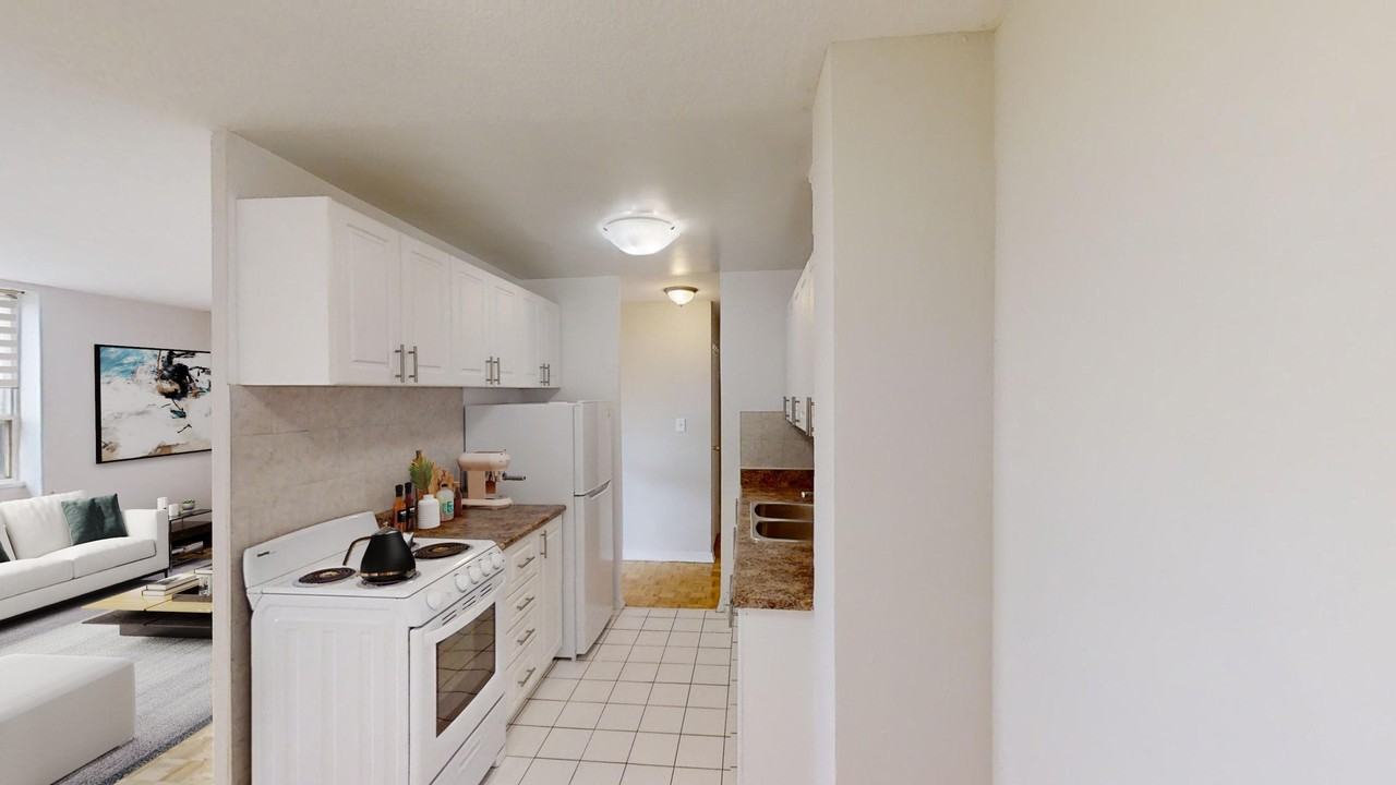 15 Leslie Street - Photo 4 of 10