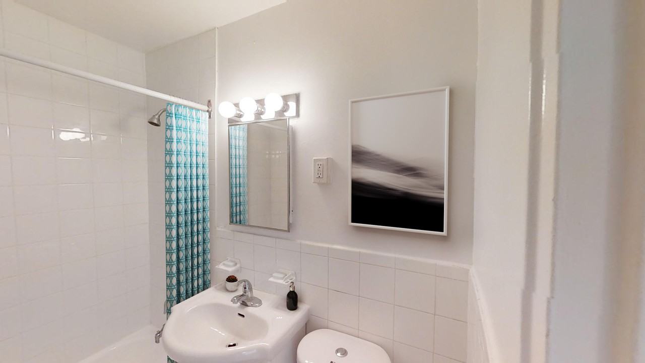 15 Leslie Street - Photo 7 of 10