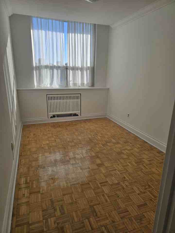 340 Lonsdsale Road - Photo 5 of 8