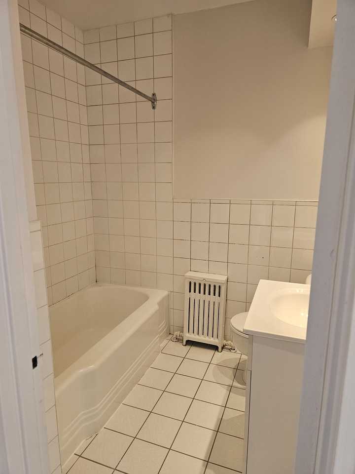 340 Lonsdsale Road - Photo 7 of 8