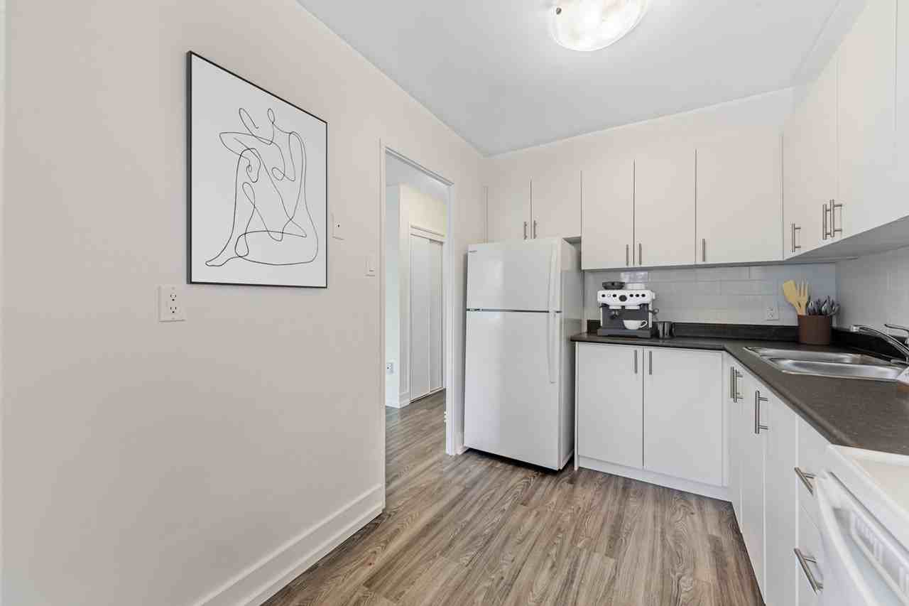 2740 Jane Street - Photo 4 of 14