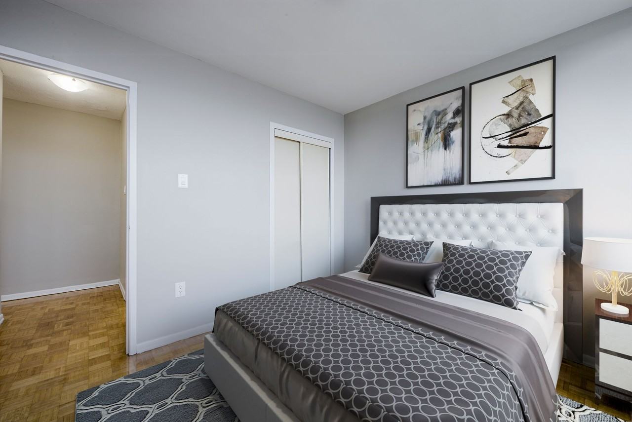 100 Spadina Road - Photo 3 of 10