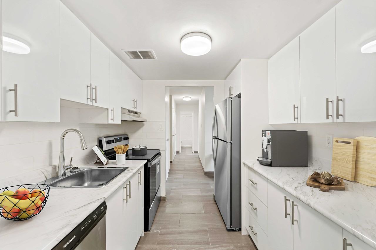 1275 Elgin Street - Photo 7 of 13