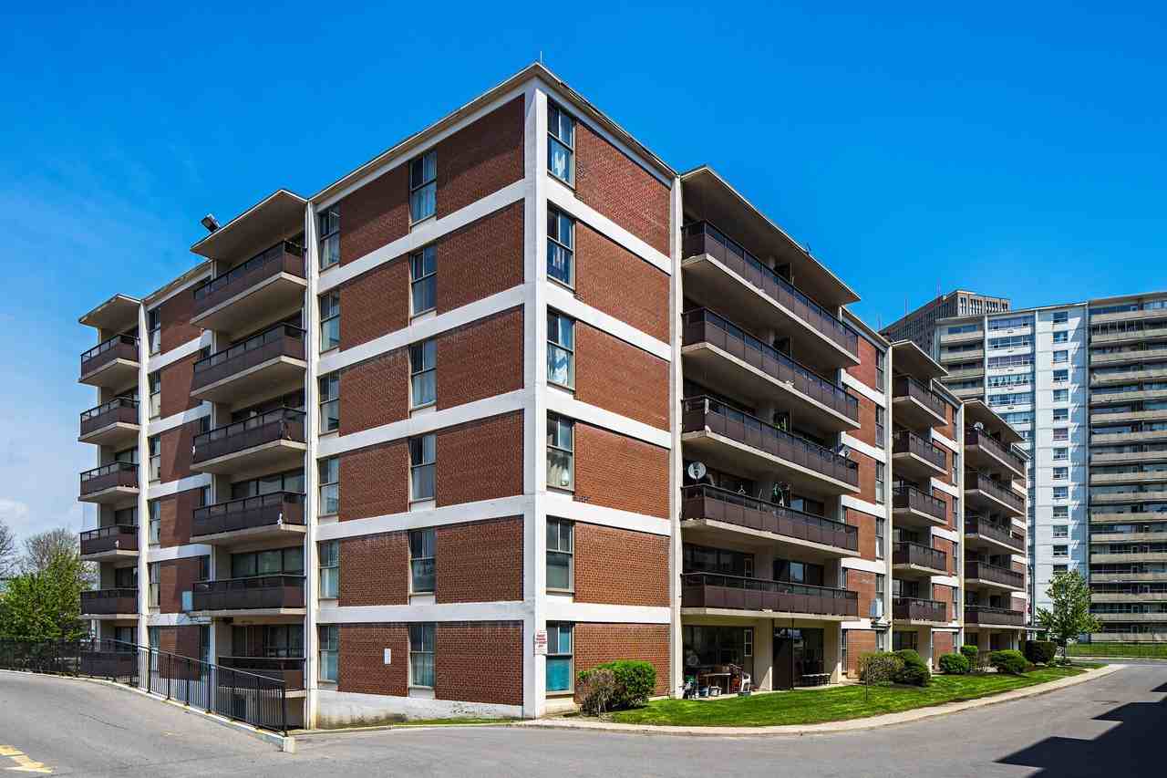 2&4 Milepost, 52, 54, 56, 58 Thorncliffe Park Drive - Photo 7 of 28