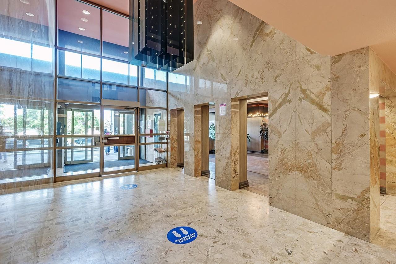 53 Thorncliffe Park Drive - Photo 5 of 13