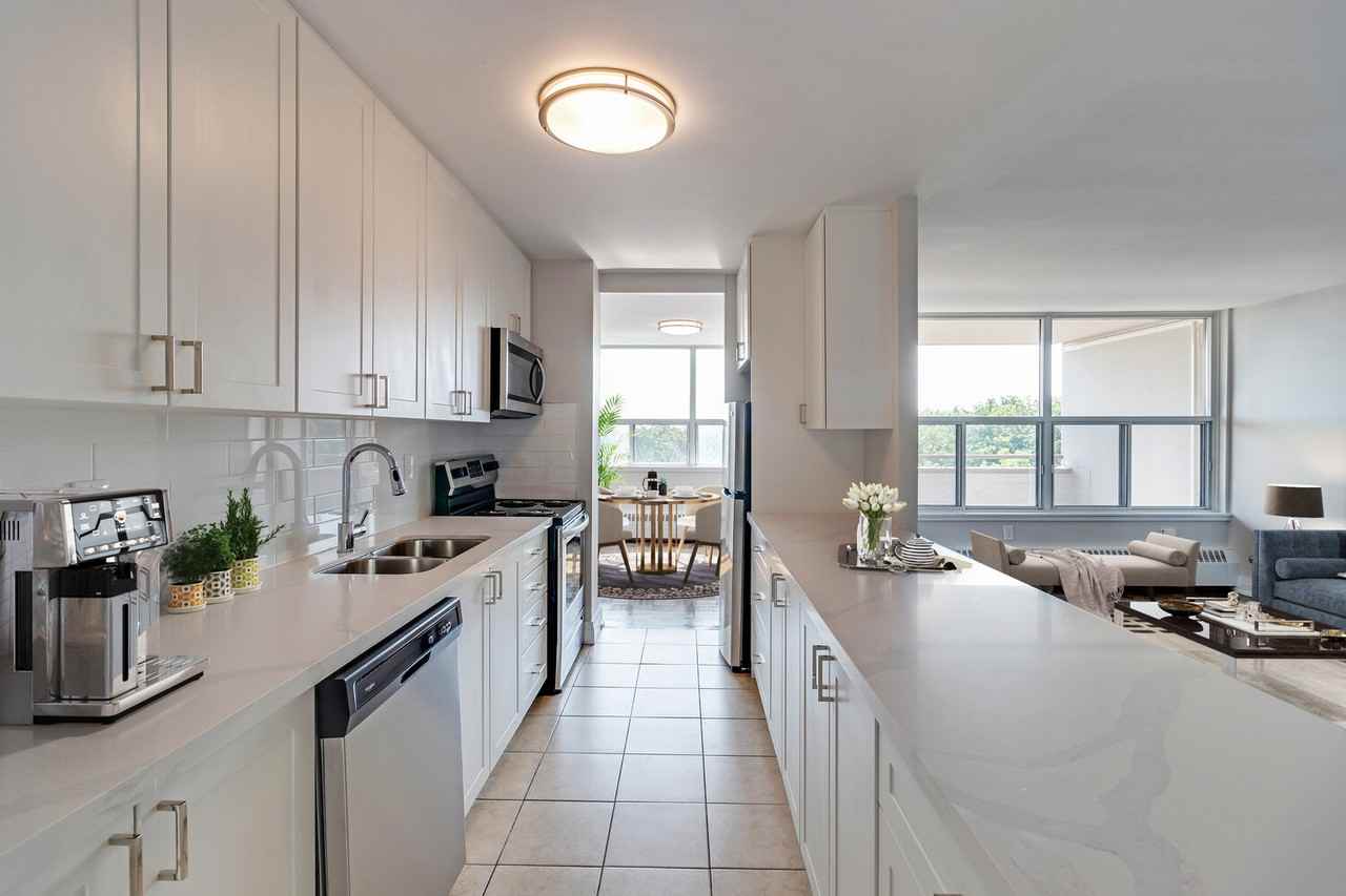 53 Thorncliffe Park Drive - Photo 7 of 13