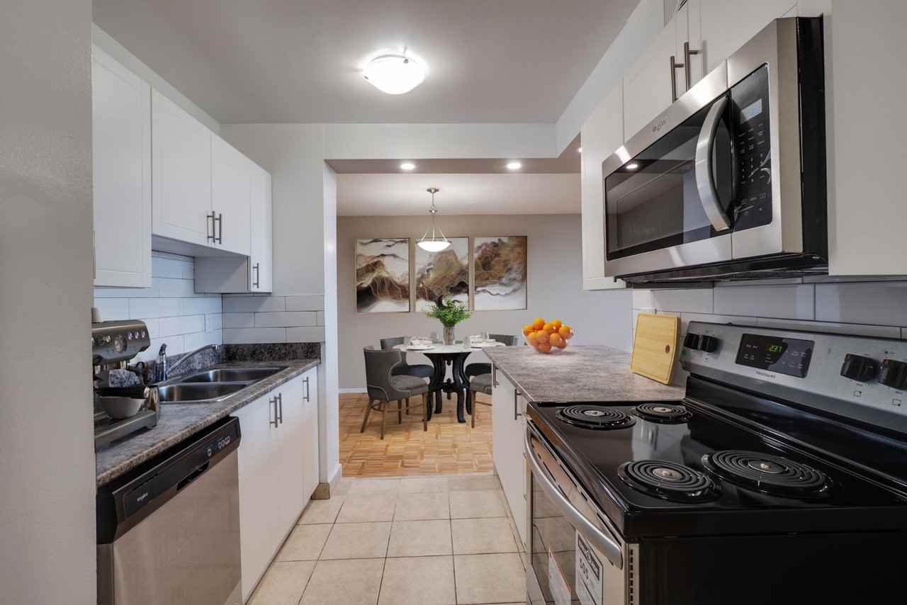 600 & 620 Lolita Gardens - Photo 3 of 11