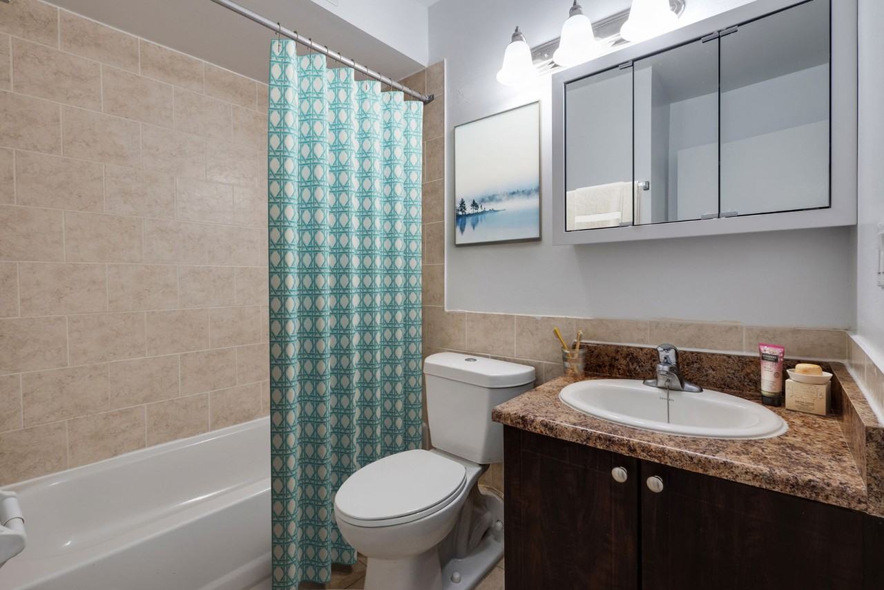 600 & 620 Lolita Gardens - Photo 7 of 11