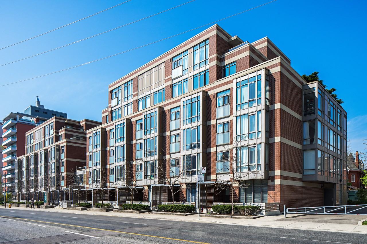 88 Spadina Road - Photo 2 of 15