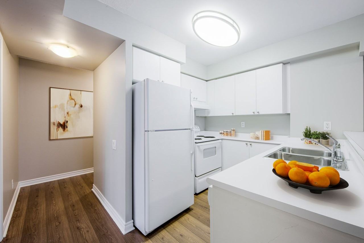 88 Spadina Road - Photo 7 of 15