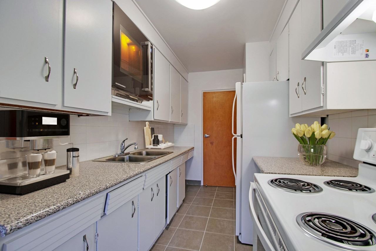 18 Spruce Street - Photo 4 of 8