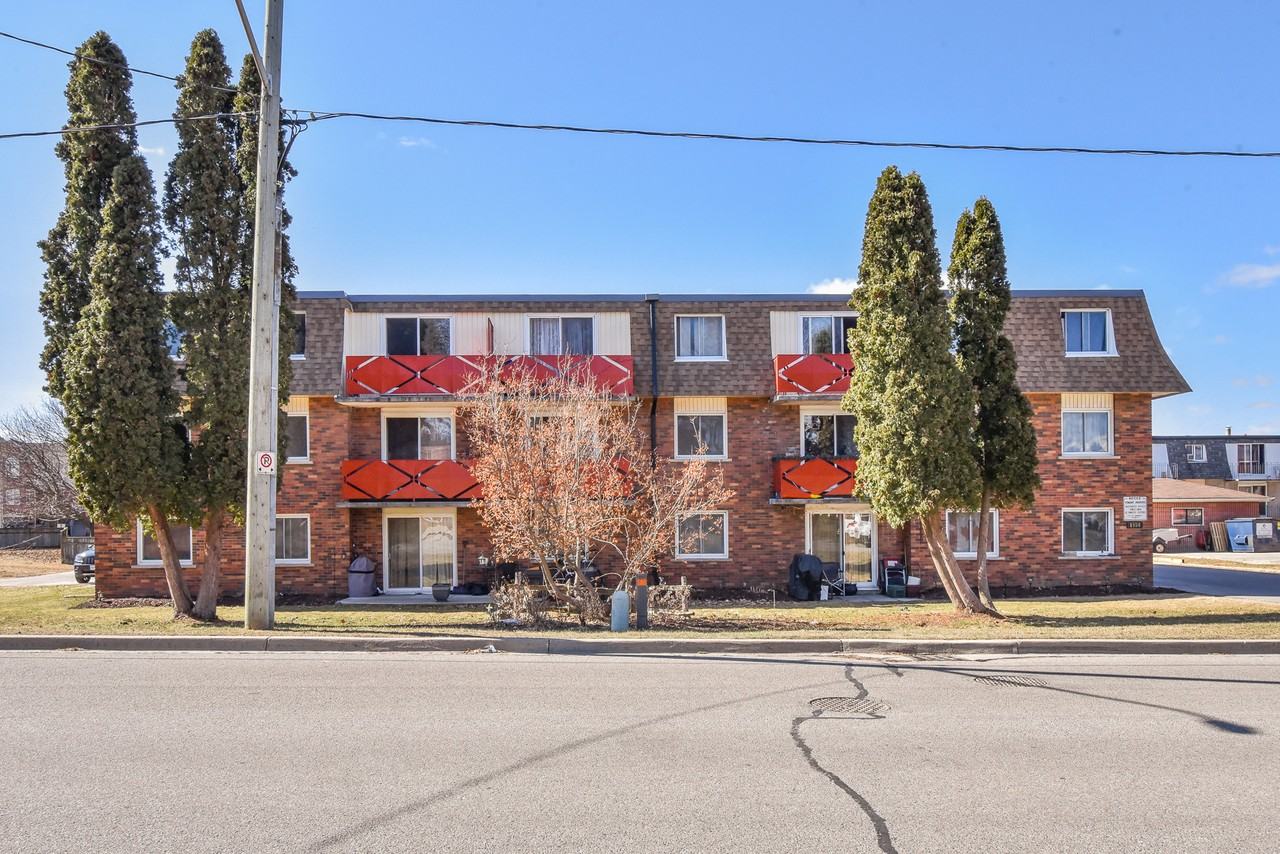 1554 Queenston Road - Photo 2 of 5