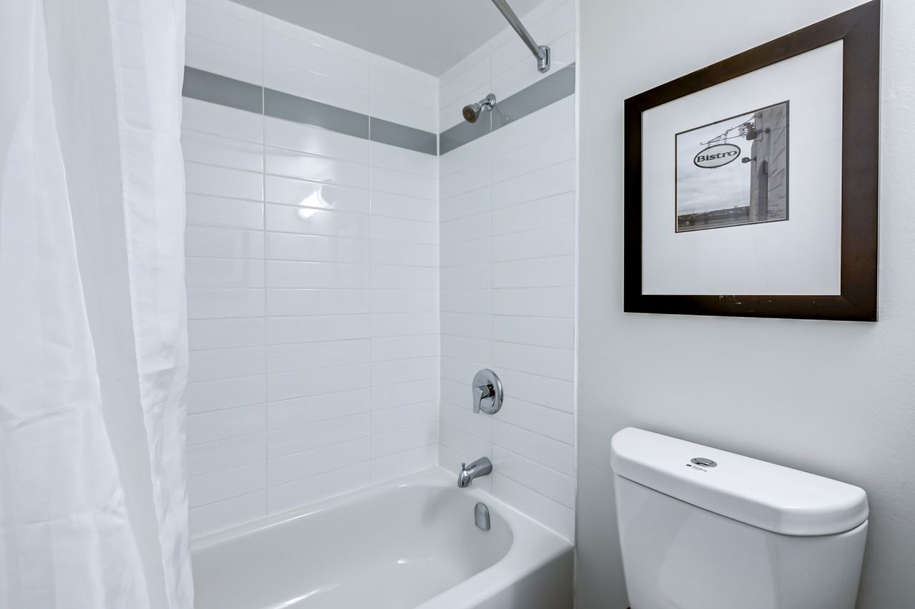 2335 Lake Shore Blvd West - Photo 6 of 14