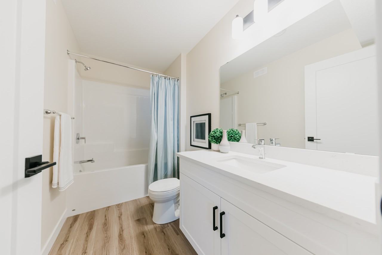 Narcisse - Hawkstone - Photo 2 of 50