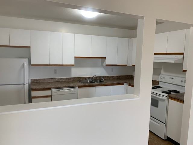 Lakeside Court - Photo 7 of 22