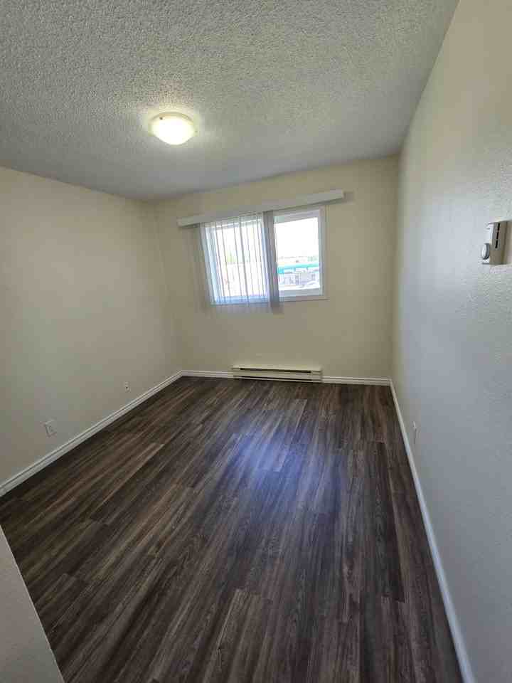 Tiffany Place Apartments - Photo 4 of 31