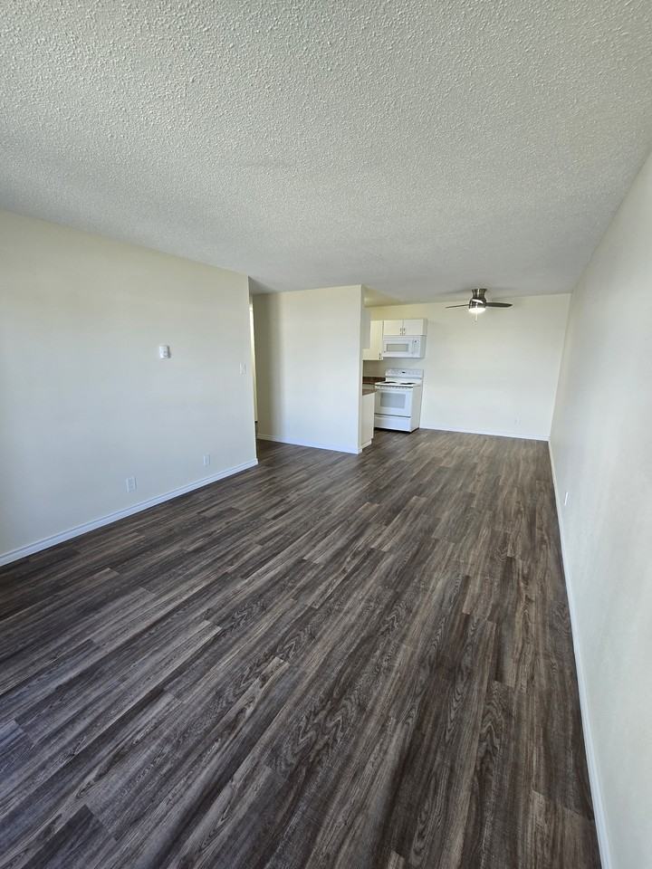 Tiffany Place Apartments - Photo 6 of 31