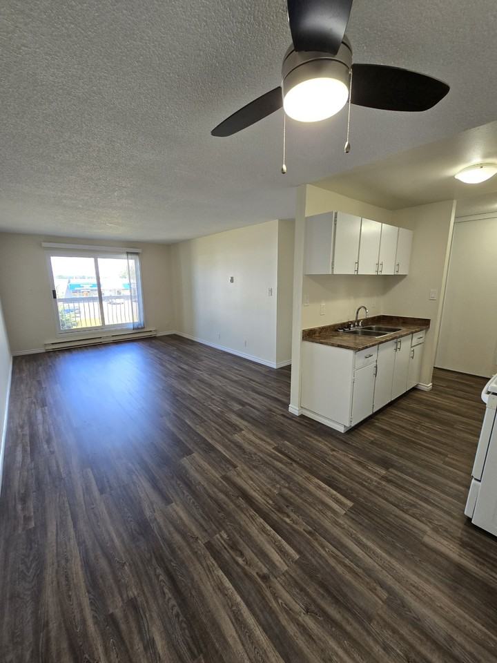 Tiffany Place Apartments - Photo 7 of 31