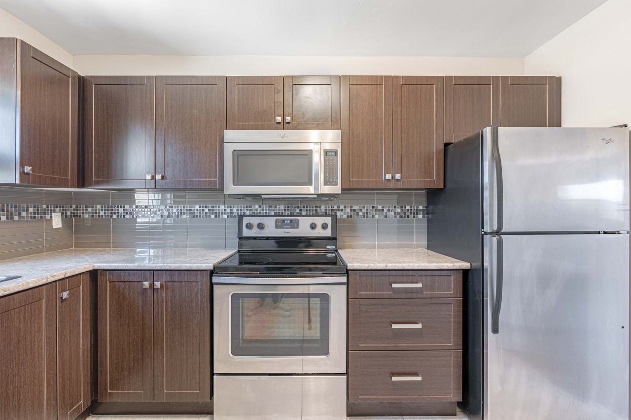 Park Manor - Photo 5 of 11