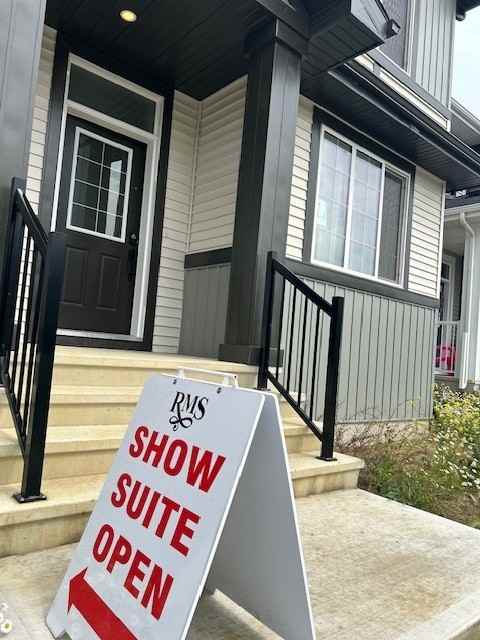 Hunter Place- SPRUCE GROVE - Photo 3 of 29