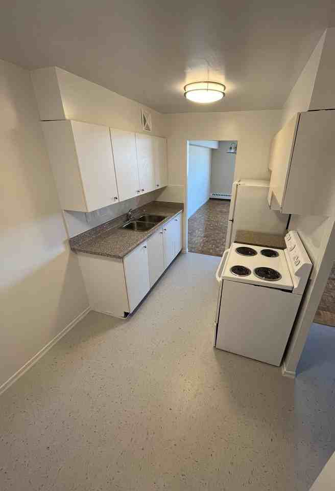 625 Finch Avenue West - Photo 5 of 16