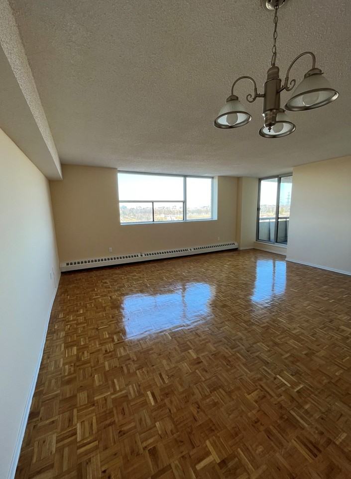 625 Finch Avenue West - Photo 6 of 16