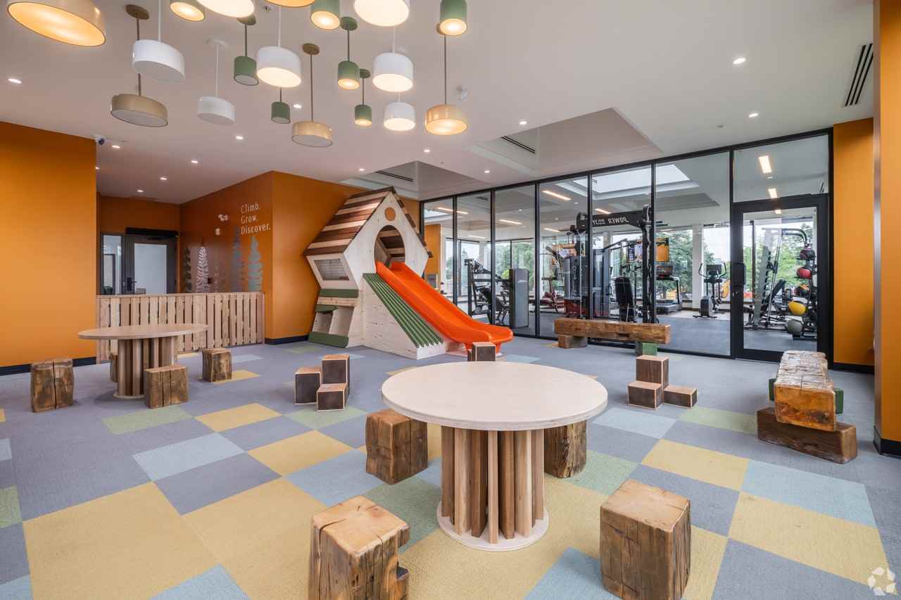 The Monterey - Photo 3 of 42