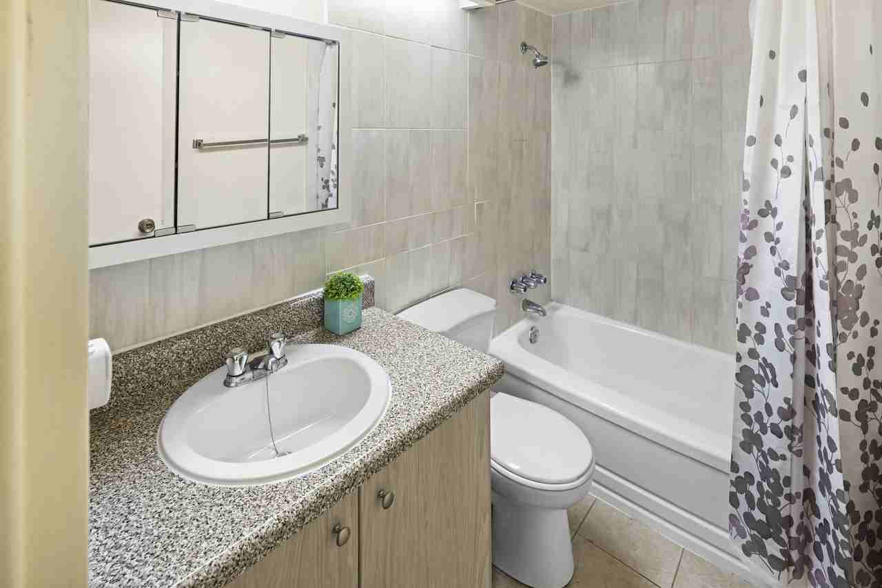 5754 Yonge Apartments - Photo 4 of 22