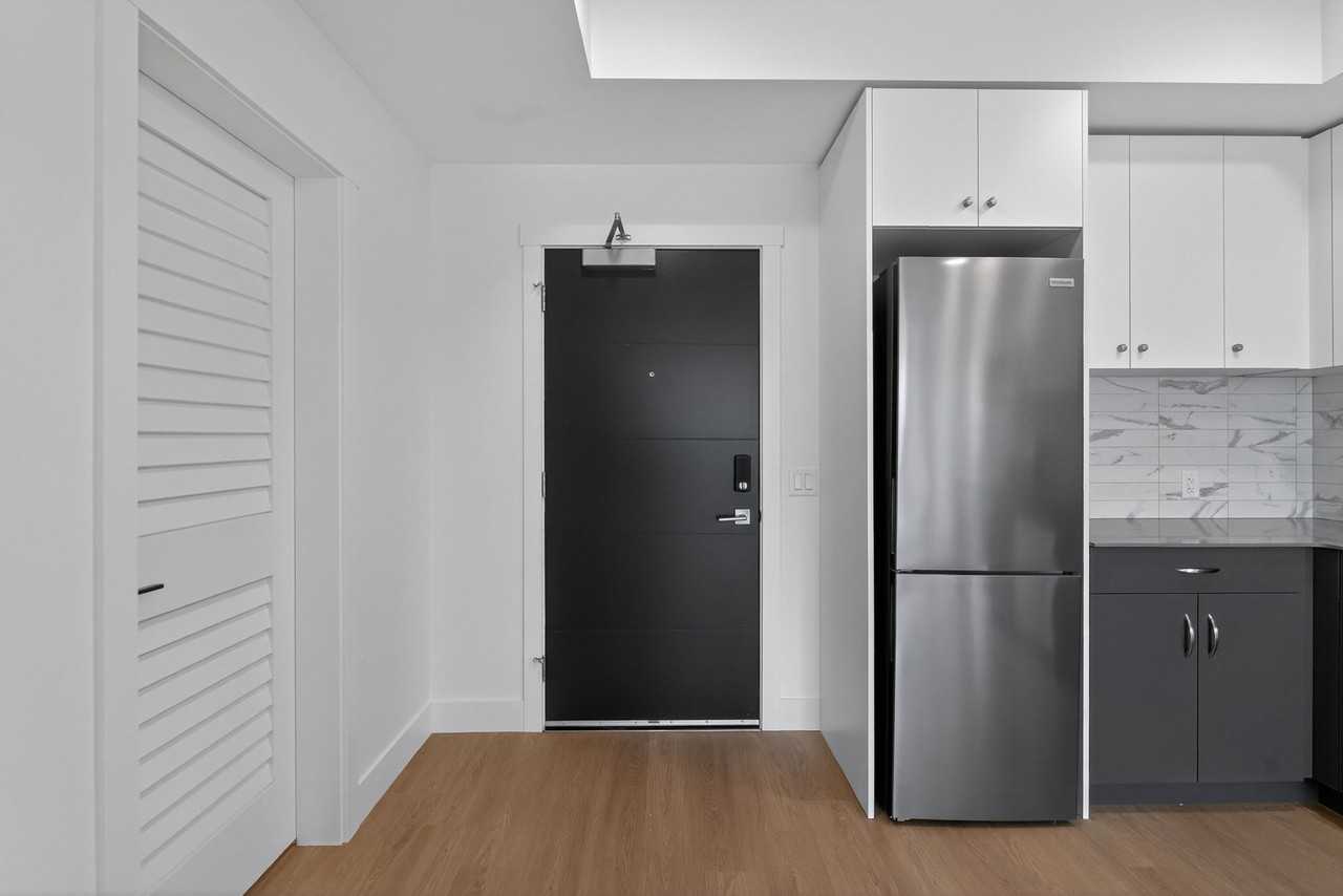 285 Dougall - Photo 3 of 17