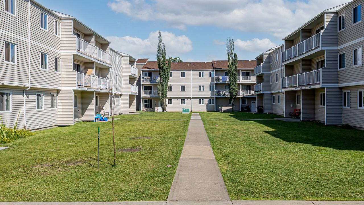 Empire Park - Photo 5 of 26