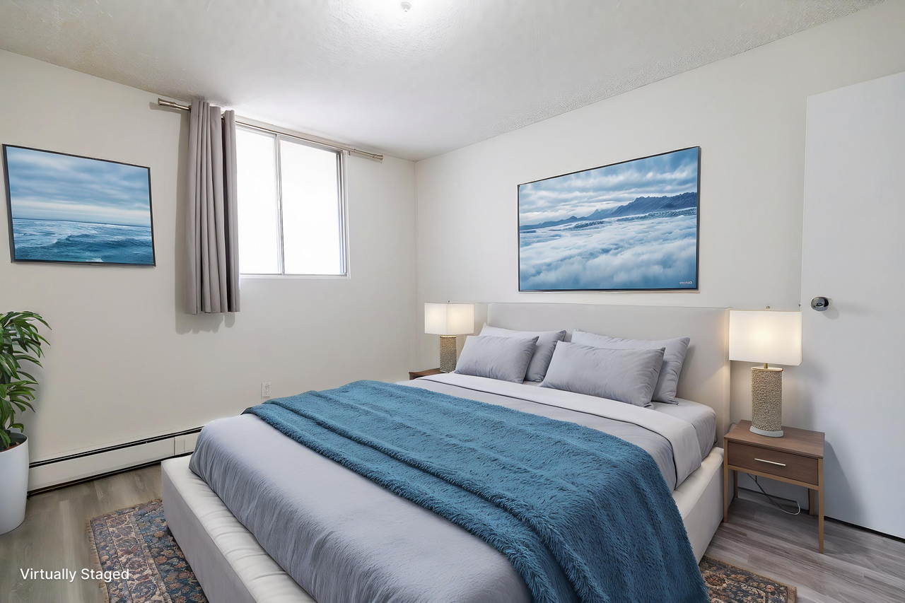 Matt Manor - Photo 4 of 14