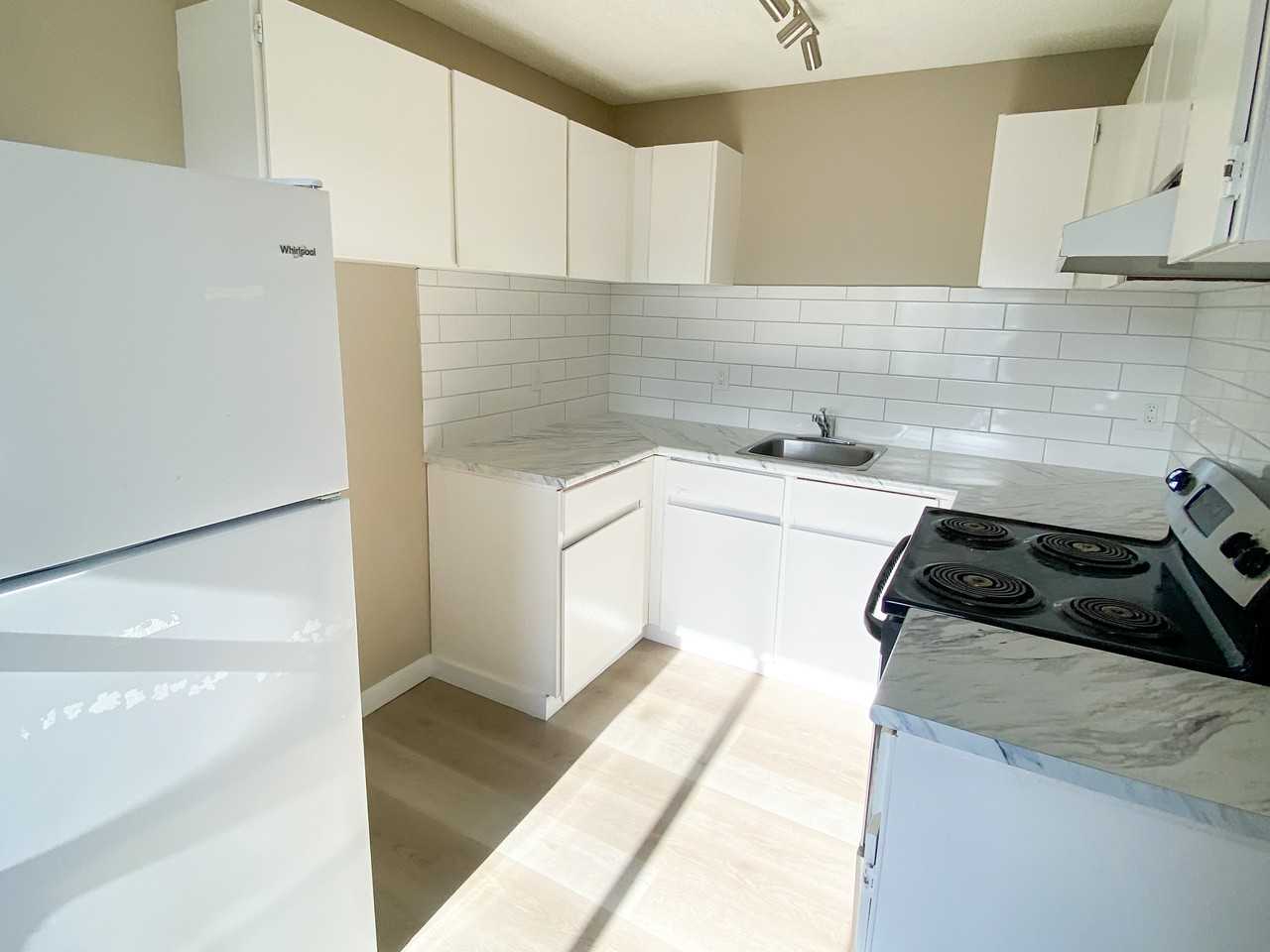 West Pine Apartments - Photo 7 of 15