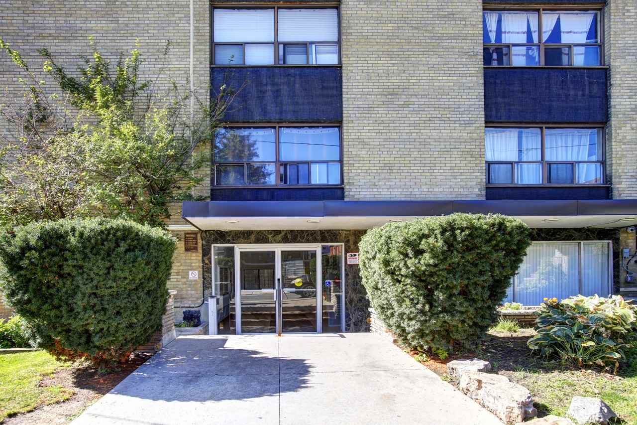 440 Winona Drive - Photo 2 of 11