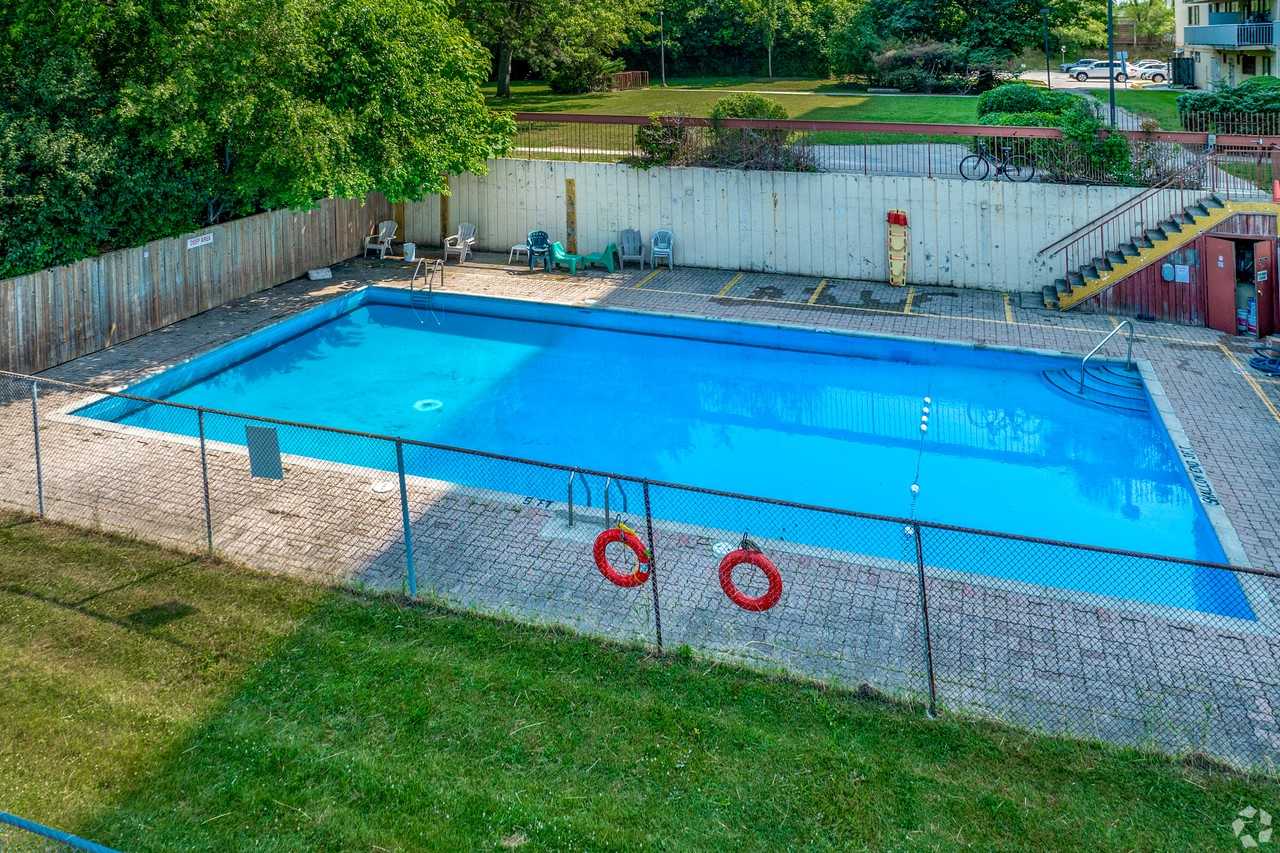 Sunrise Tower Apartments - Photo 5 of 28