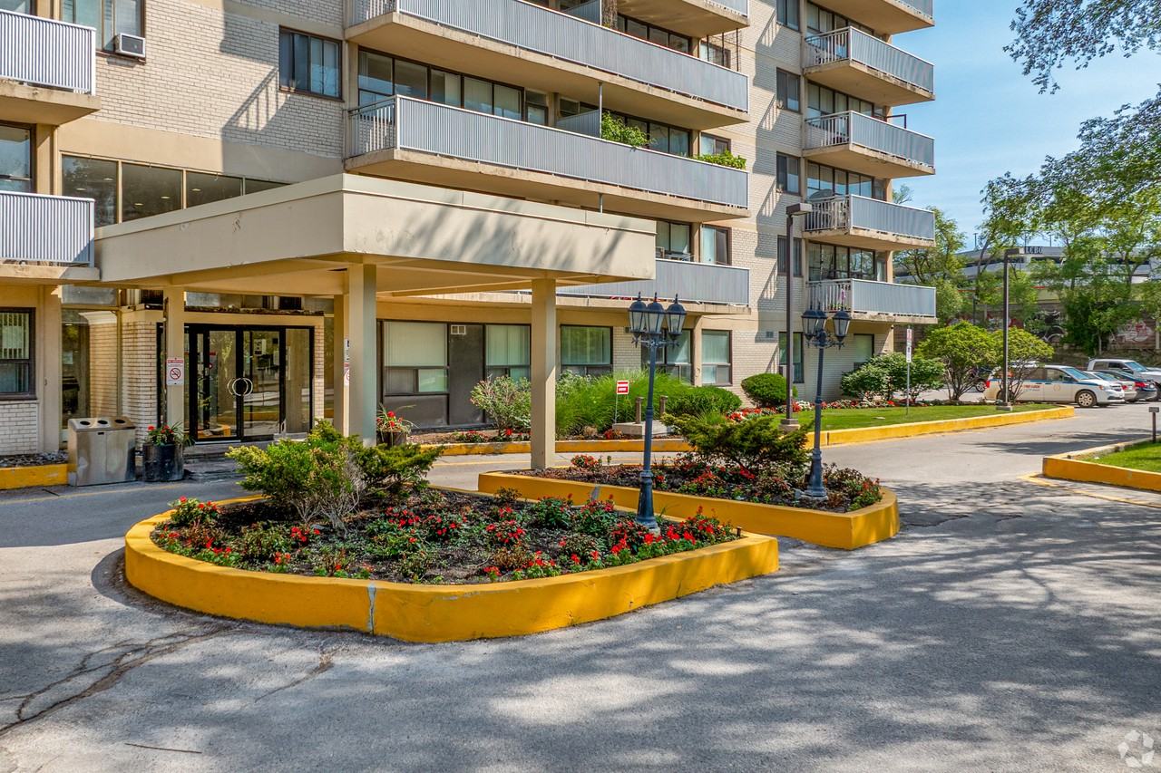 Sunrise Tower Apartments - Photo 7 of 28