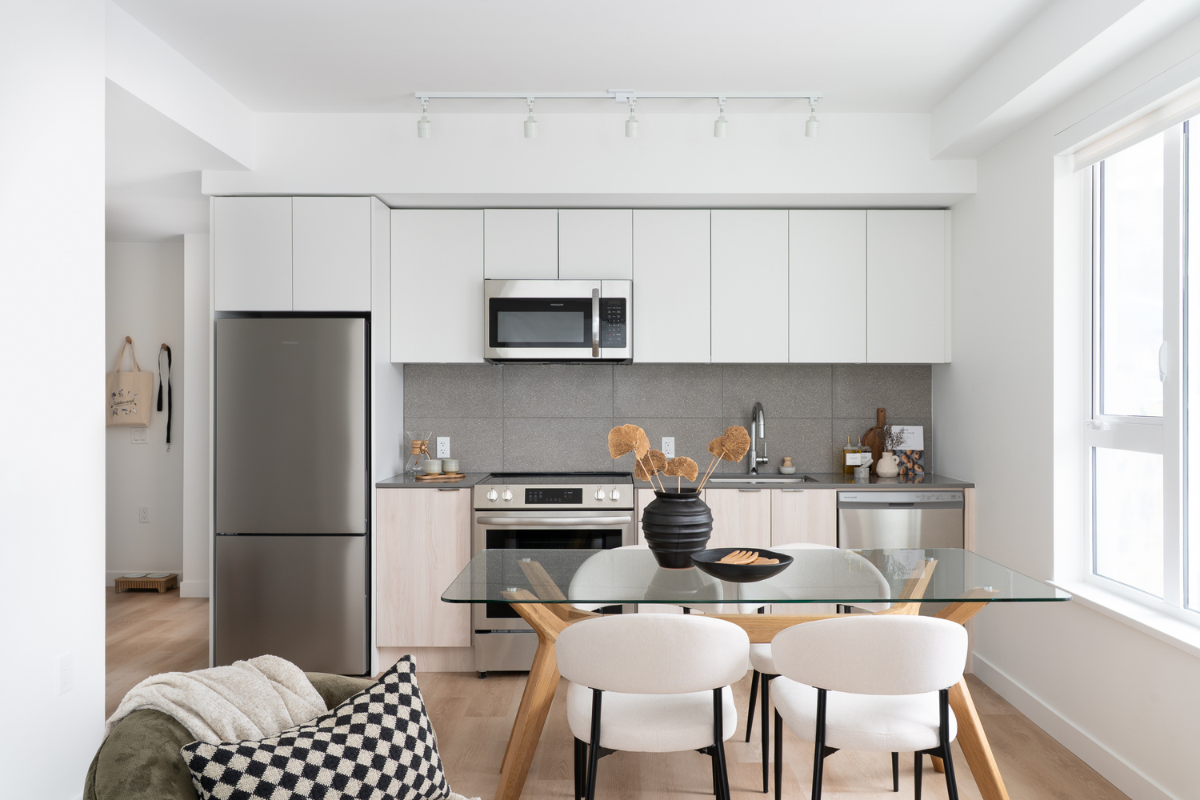 Eastward - Photo 4 of 50