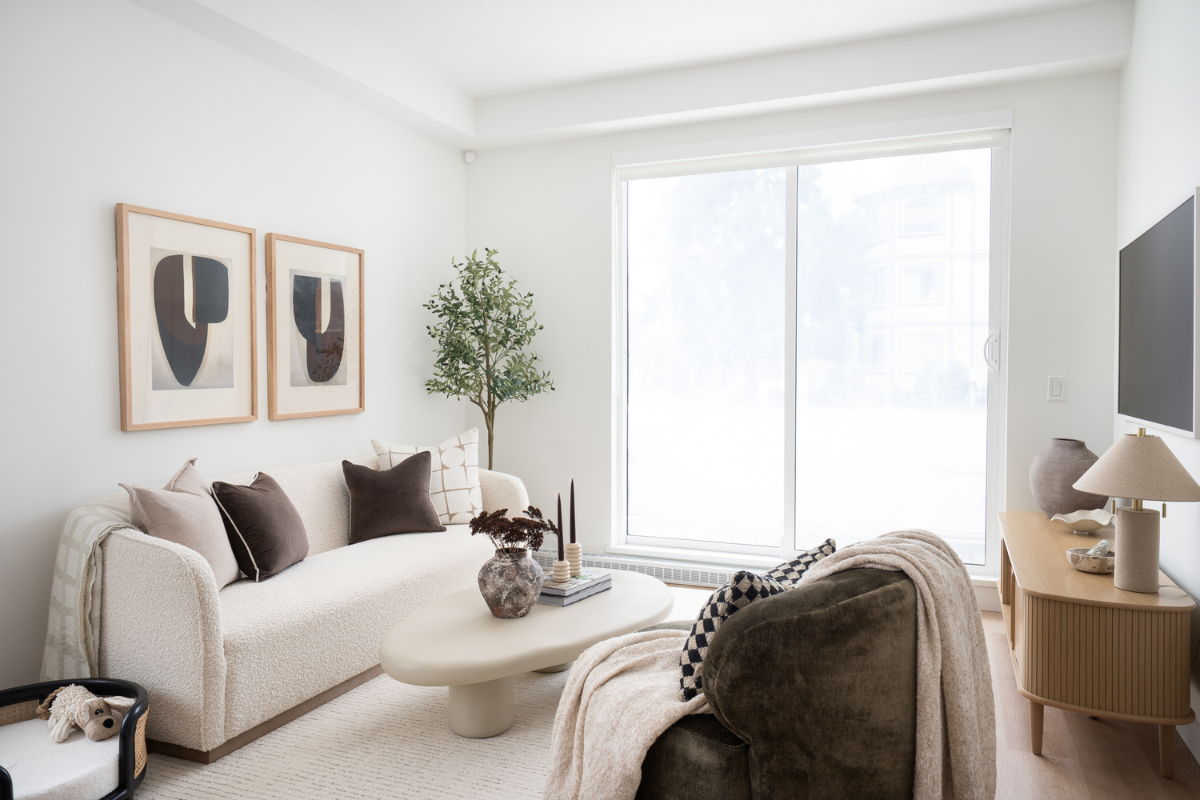 Eastward - Photo 5 of 50