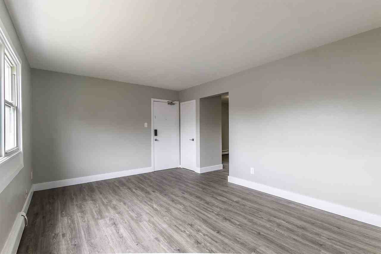 LANCASTER - Photo 2 of 39