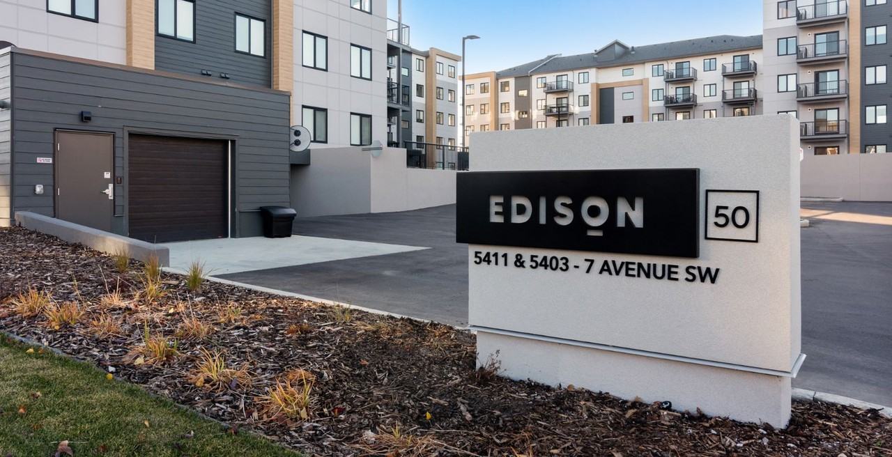 Edison 50 - Photo 2 of 50