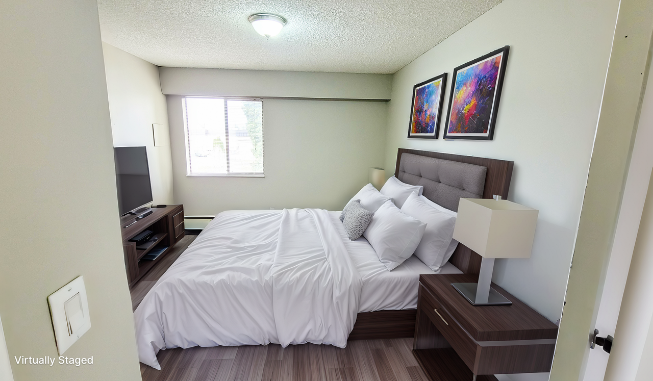 Royal Manor - Photo 2 of 17