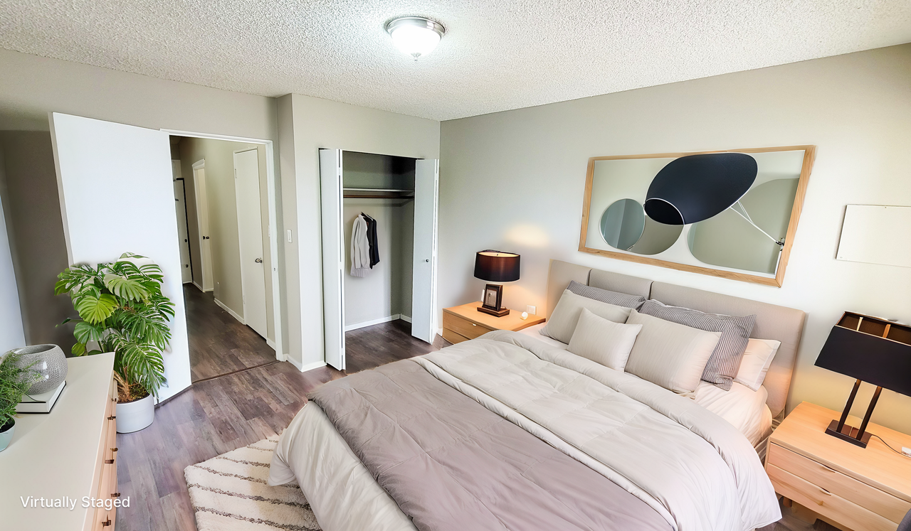 Royal Manor - Photo 5 of 17