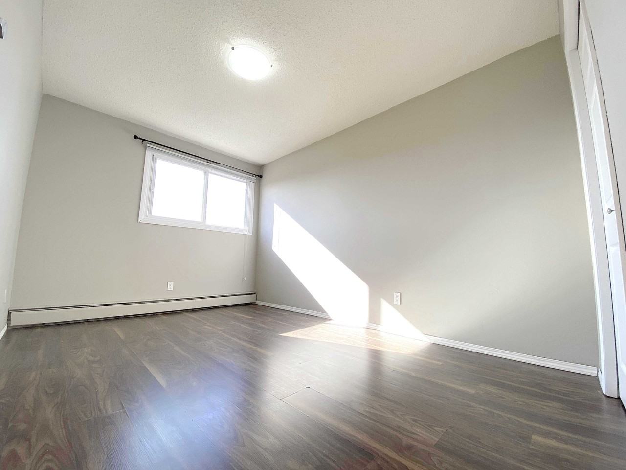 Lynden Court - Photo 7 of 11