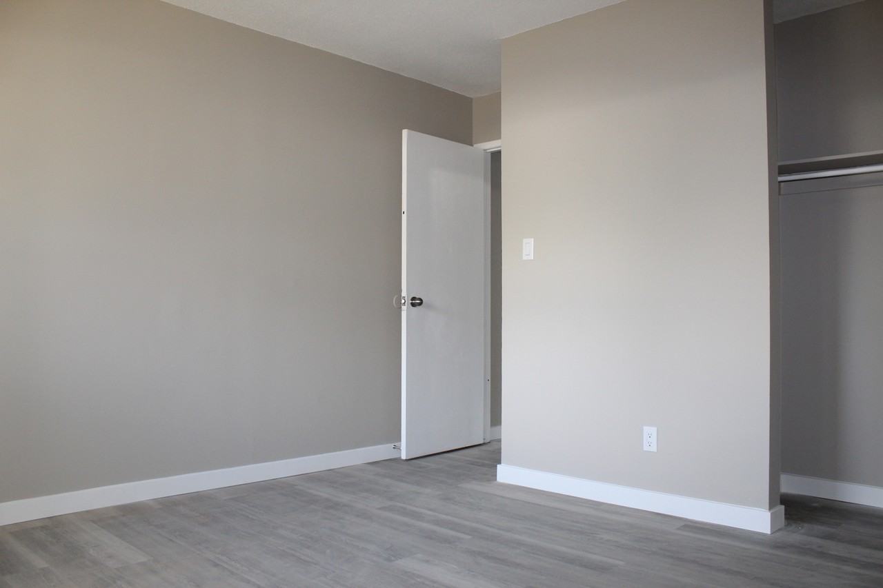 Mainstreet on 33rd - Photo 3 of 13