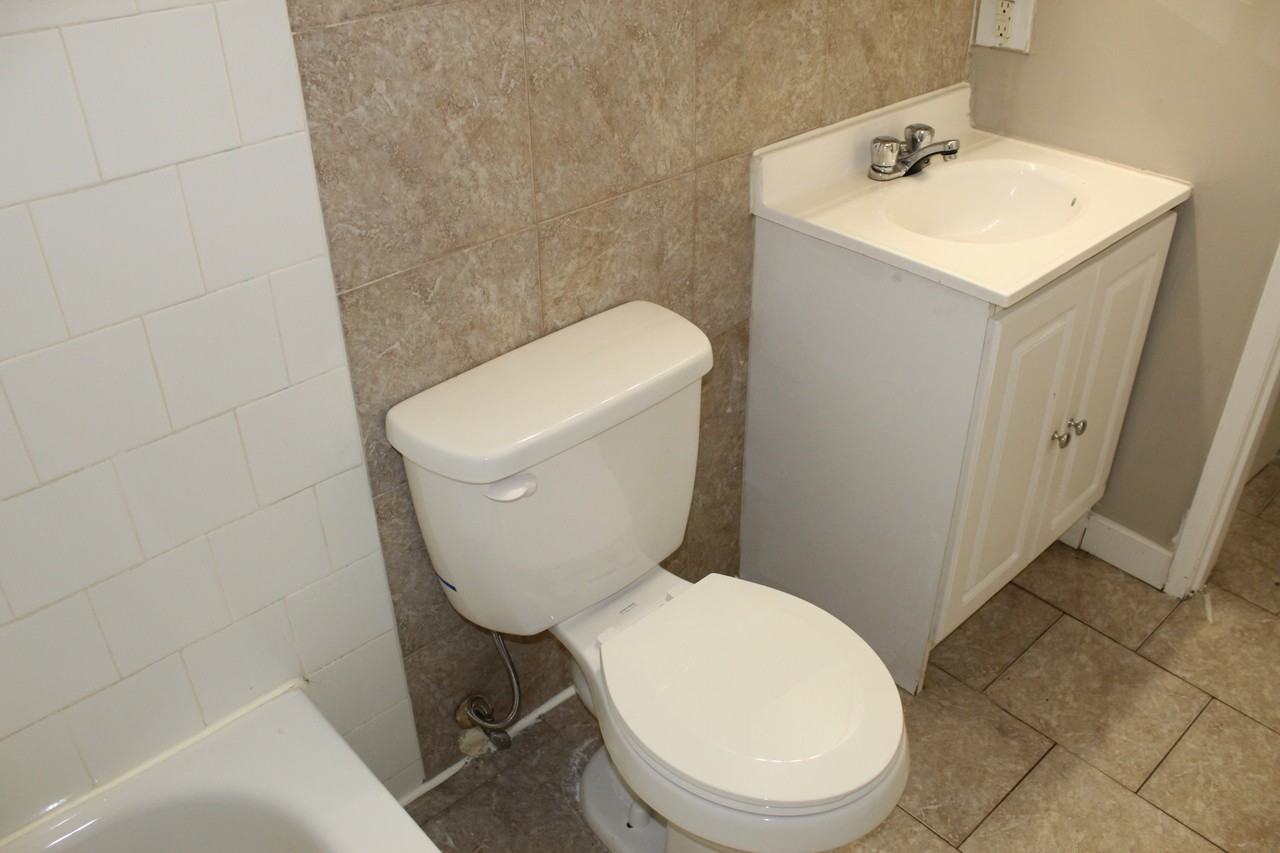 Erin Place - Photo 5 of 8