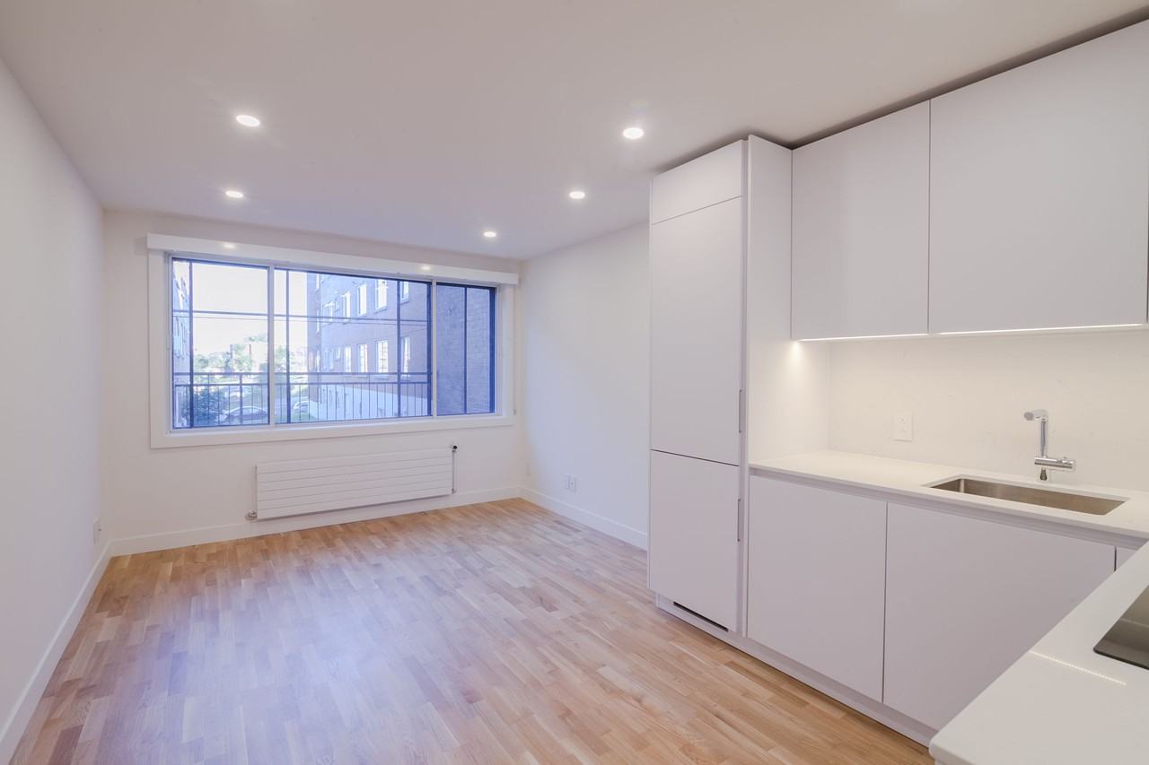 4505-4515 Dupuis Avenue - Photo 2 of 9