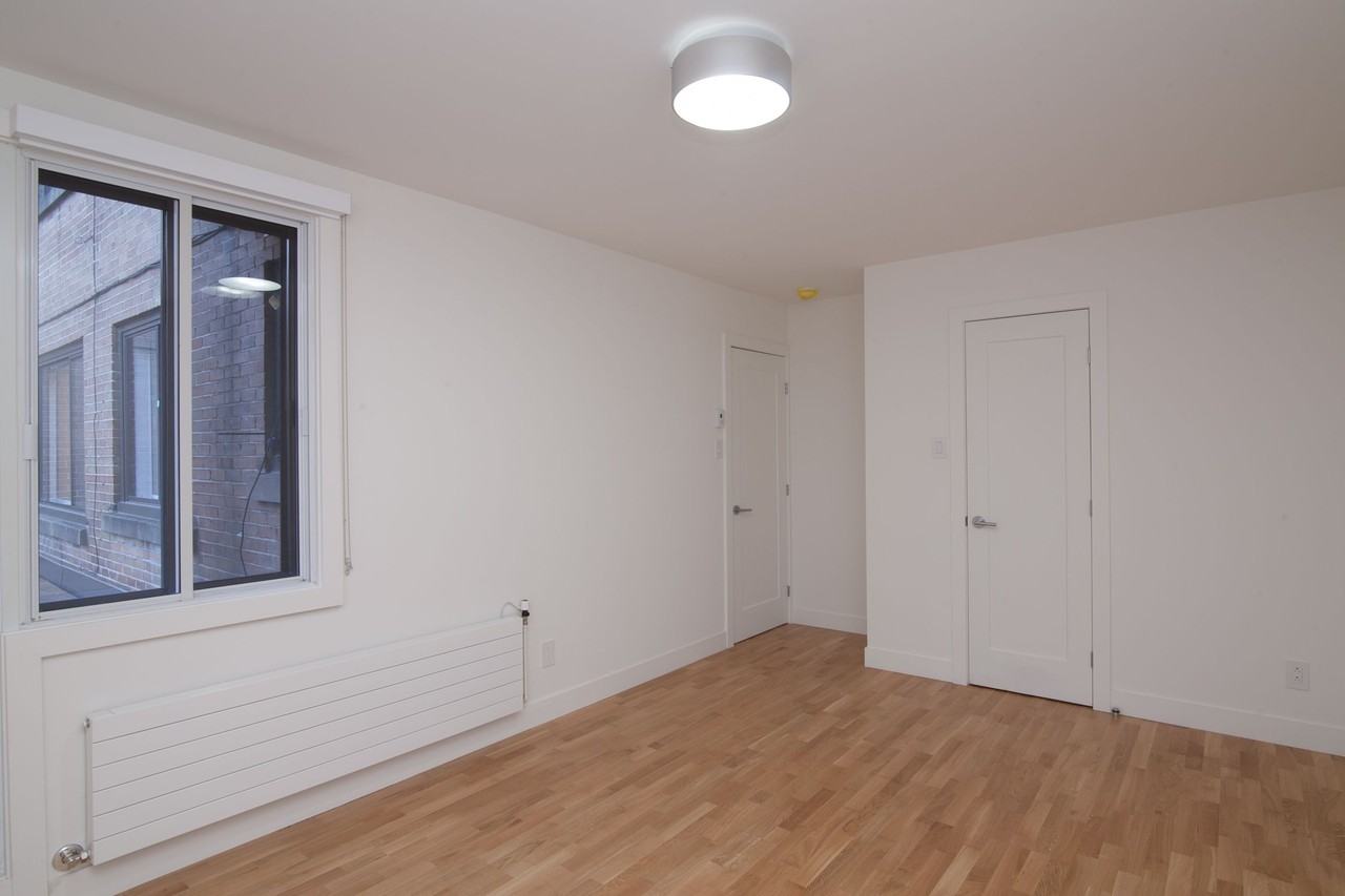 4505-4515 Dupuis Avenue - Photo 5 of 9