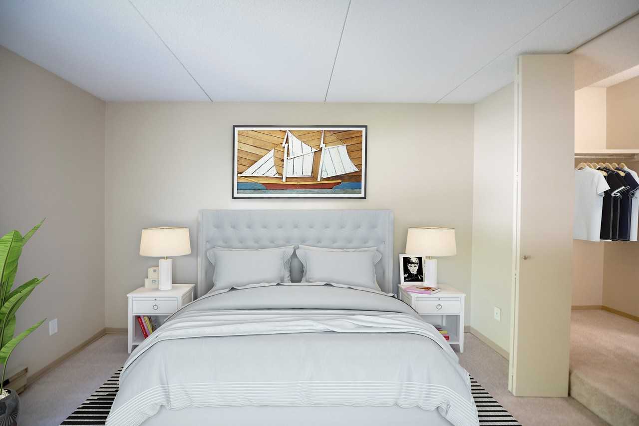 Shelard Manor - Photo 3 of 18