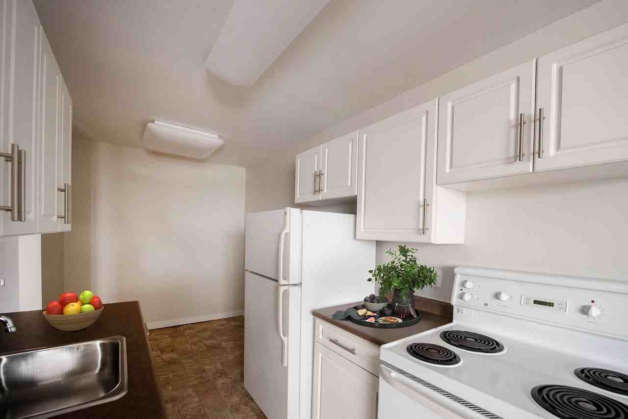 Victoria Arms - Photo 2 of 13