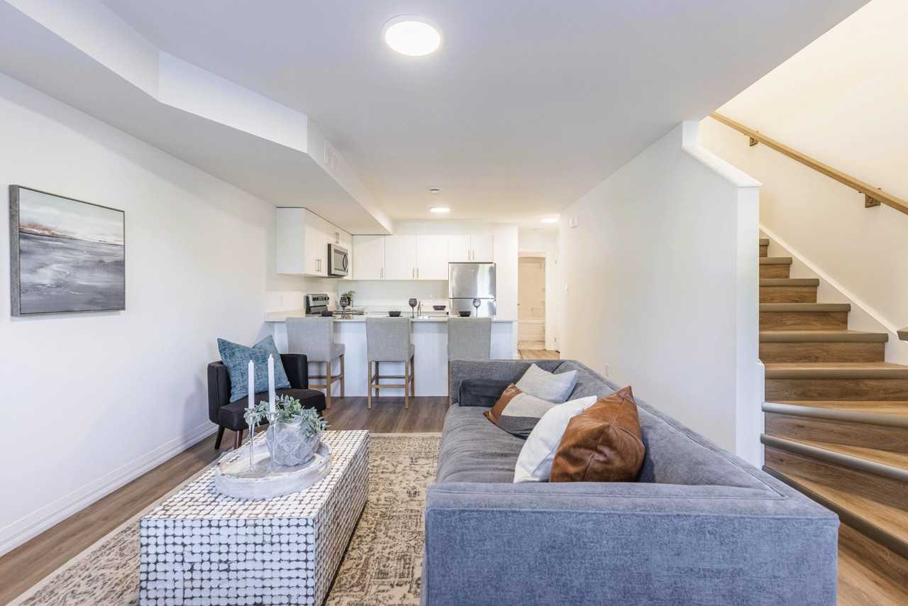 35 Southworth St - Photo 2 of 32